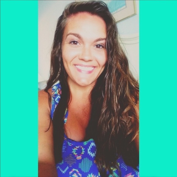 Meet your Posher, Haley - Picture 1 of 8